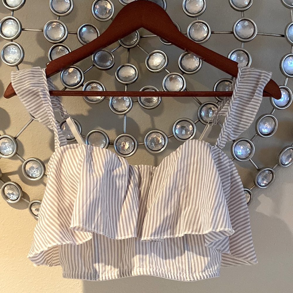 Victoria's Secret Striped Cream Bra - Picture 1 of 2